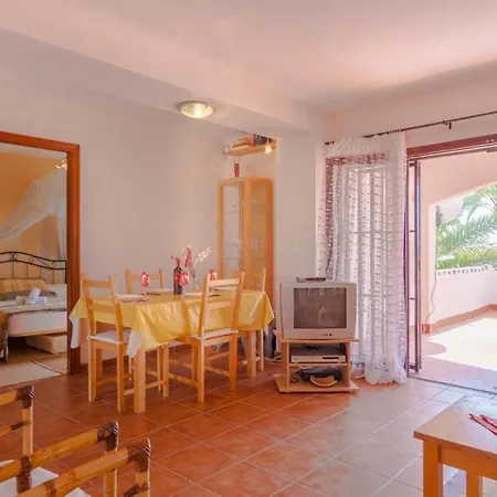 Cabanas 4 *